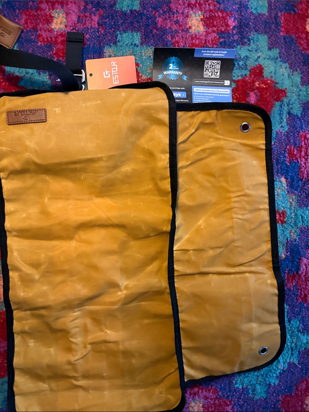 Travel bag and New ES TOUR BRAND LOTS of storage and hangs - Picture 6 of 6